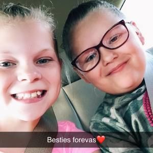 Meet your Posher, Mia